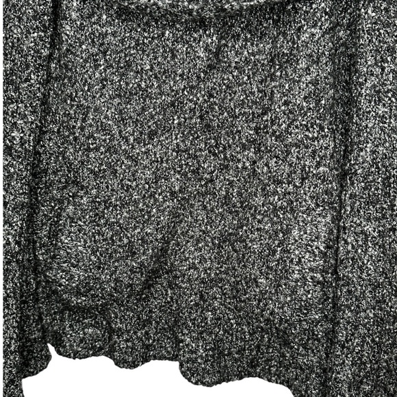 Daisy Fuentes Sweater with Pockets - Picture 3 of 7